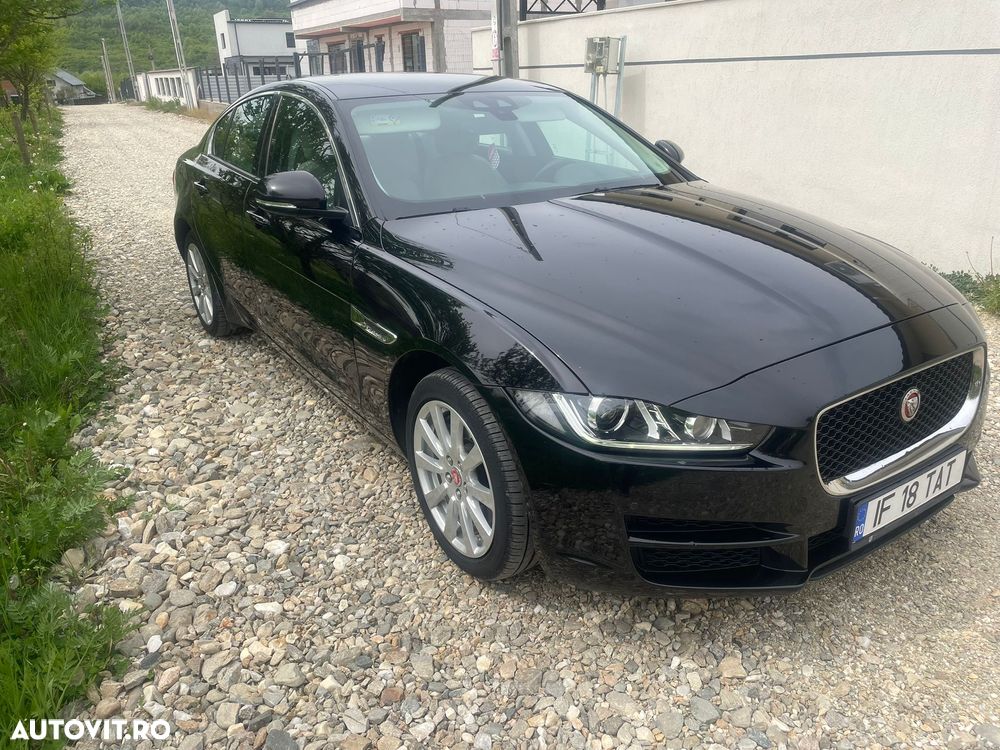 Jaguar XE 2.0 AWD Prestige - 2