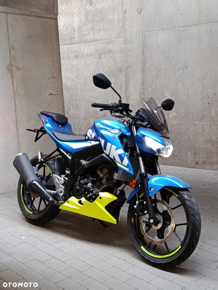 Suzuki GSX - 2