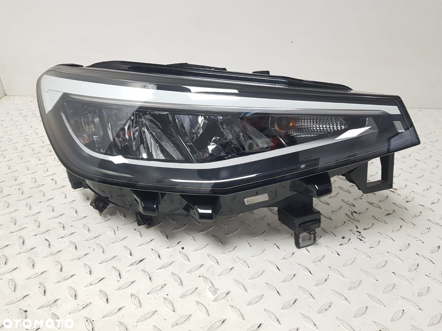 VW ID4 ID.4 LAMPA PRAWA PRZEDNIA PRZÓD  REFLEKTOR FULL LED 11B941006A ŁADNA EUROPA - 2