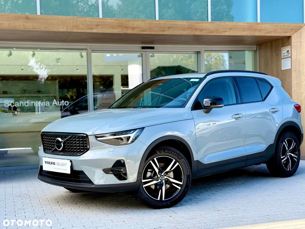 Volvo XC 40 B3 B DKG Plus Dark - 1