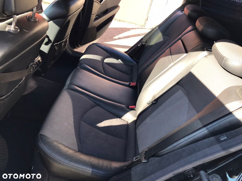 Mercedes-Benz Klasa E 320 CDI T Avantgarde - 9