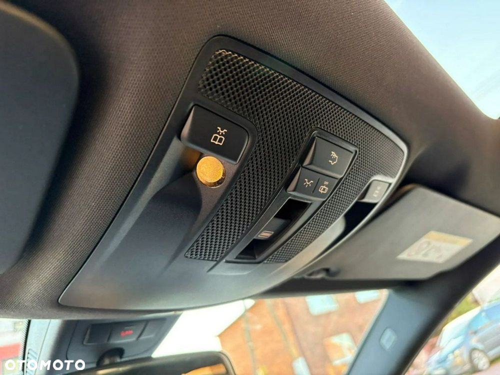 Mercedes-Benz CLA 200 7G-DCT AMG Line - 33