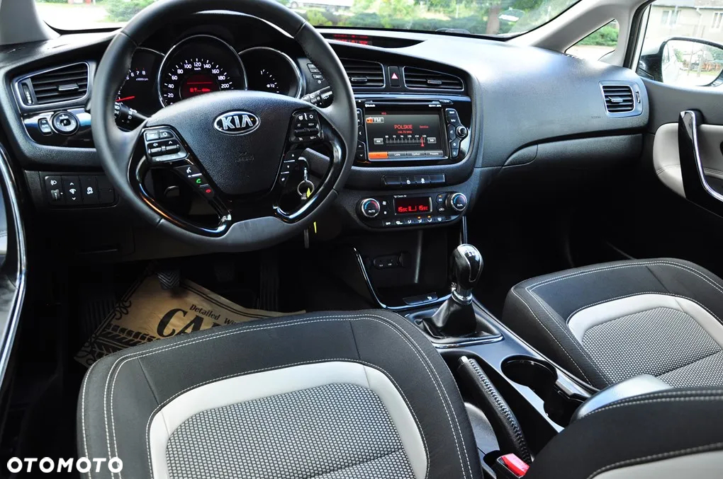 Kia Ceed 1.6 GDI ISG Spirit - 33