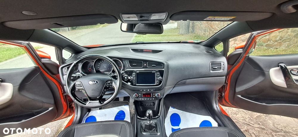 Kia Ceed 1.6 GDI ISG Platinum Edition - 8