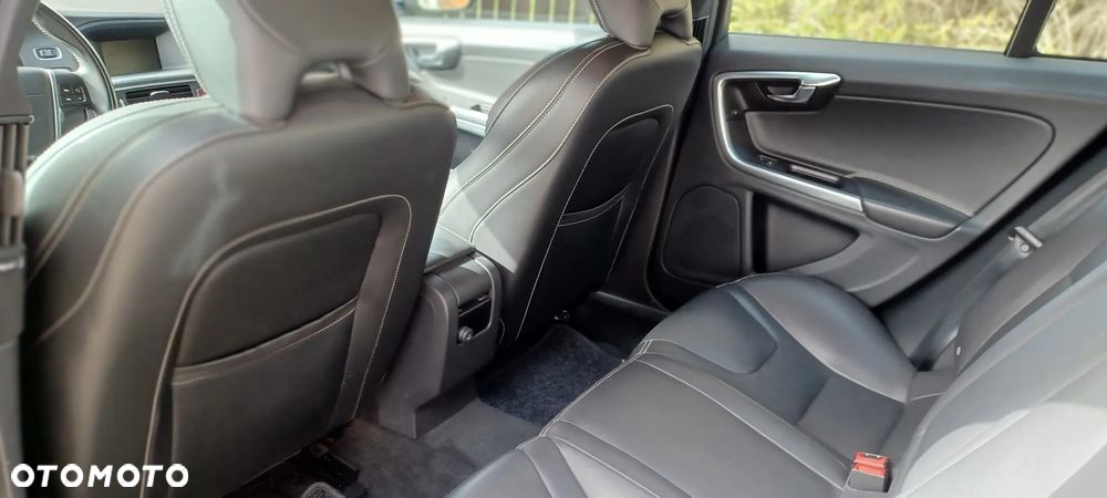 Volvo S60 D2 Drive-E Dynamic Edition (Momentum) - 14