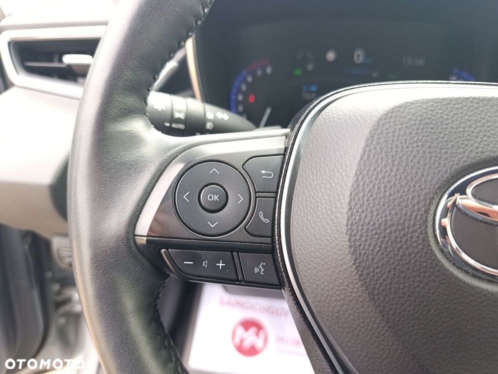 Toyota Corolla 2.0 Hybrid Executive - 26