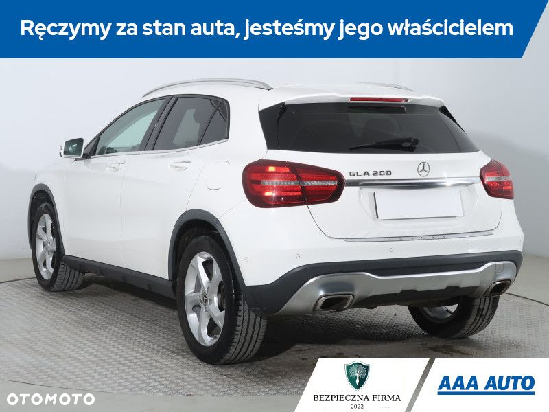 Mercedes-Benz GLA - 5
