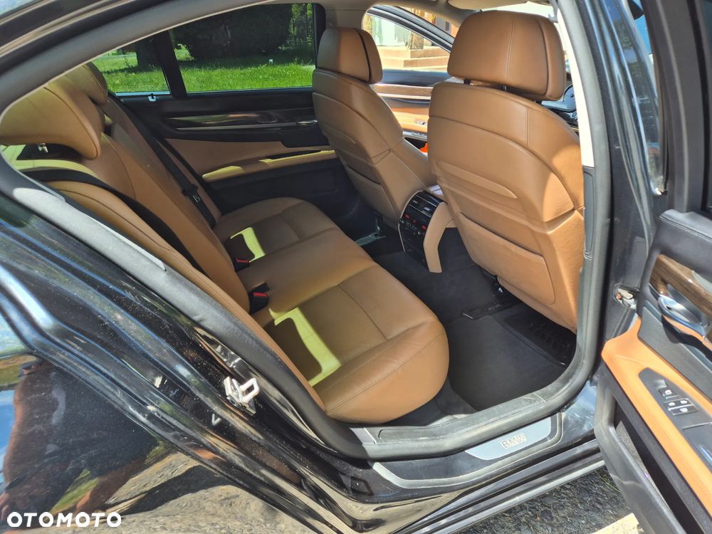 BMW Seria 7 740d xDrive - 7