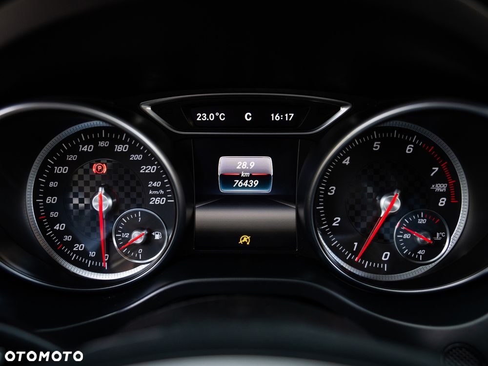 Mercedes-Benz Klasa A 180 (BlueEFFICIENCY) Urban - 38