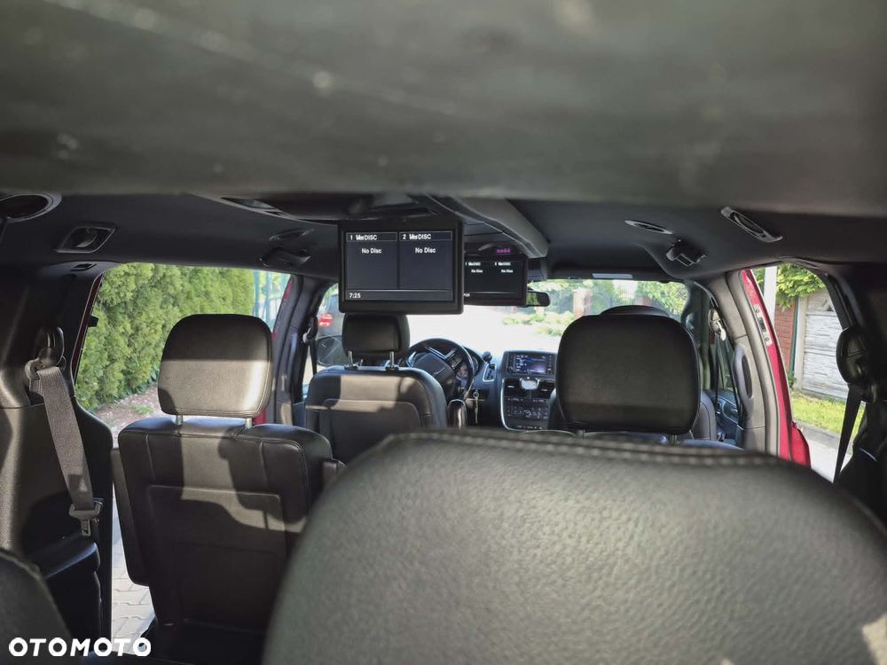 Chrysler Town & Country 3.6 Limited - 8