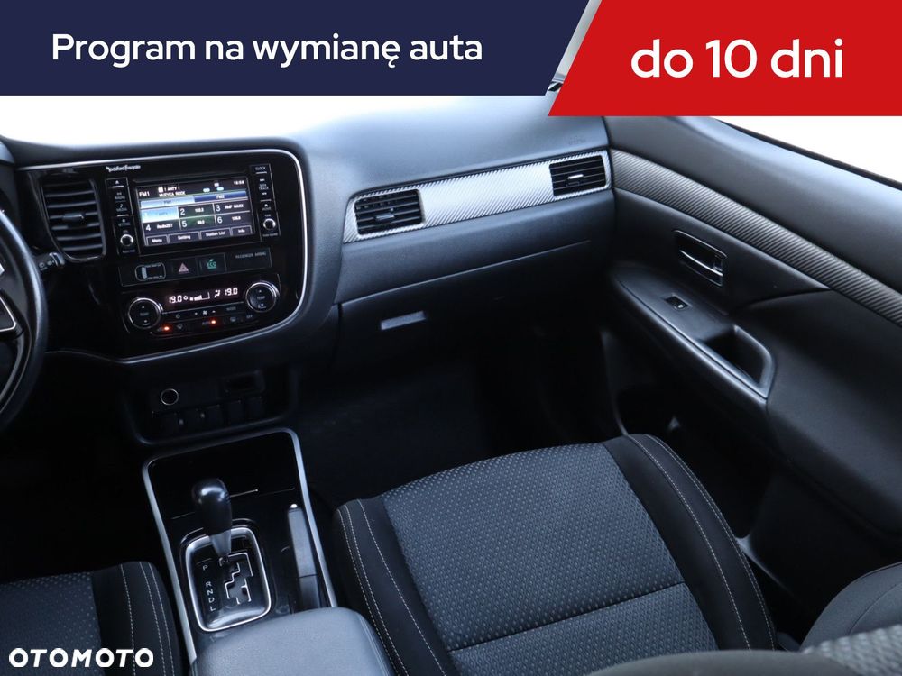 Mitsubishi Outlander - 10