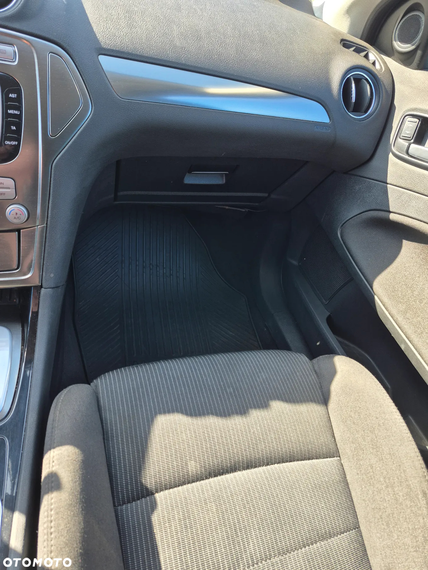 Ford Mondeo 2.0 TDCi Titanium - 29