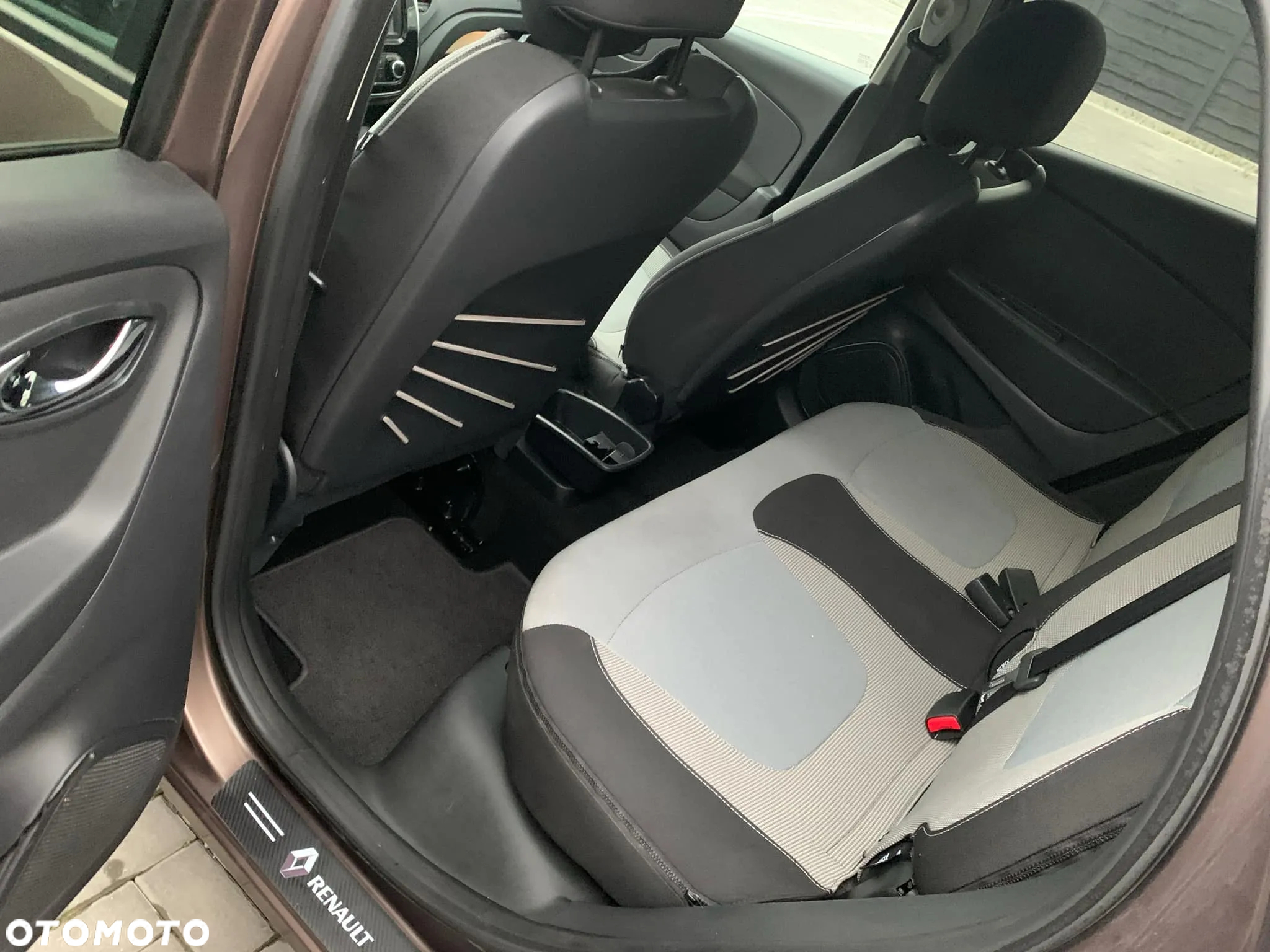 Renault Captur 1.5 dCi Energy Intens - 11