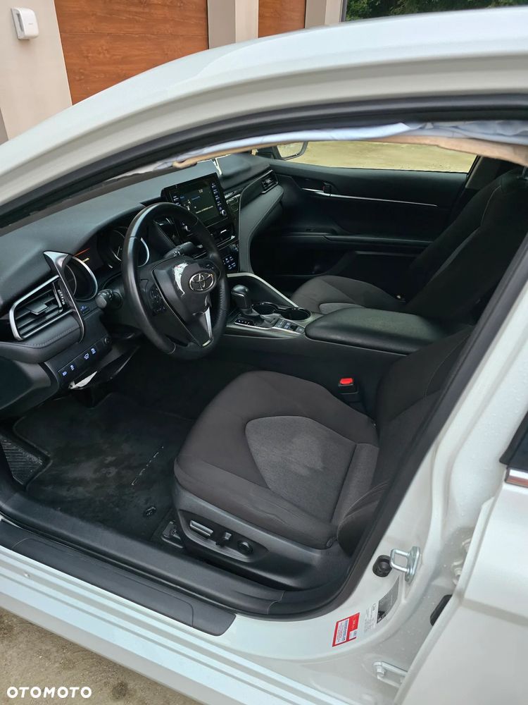 Toyota Camry - 10