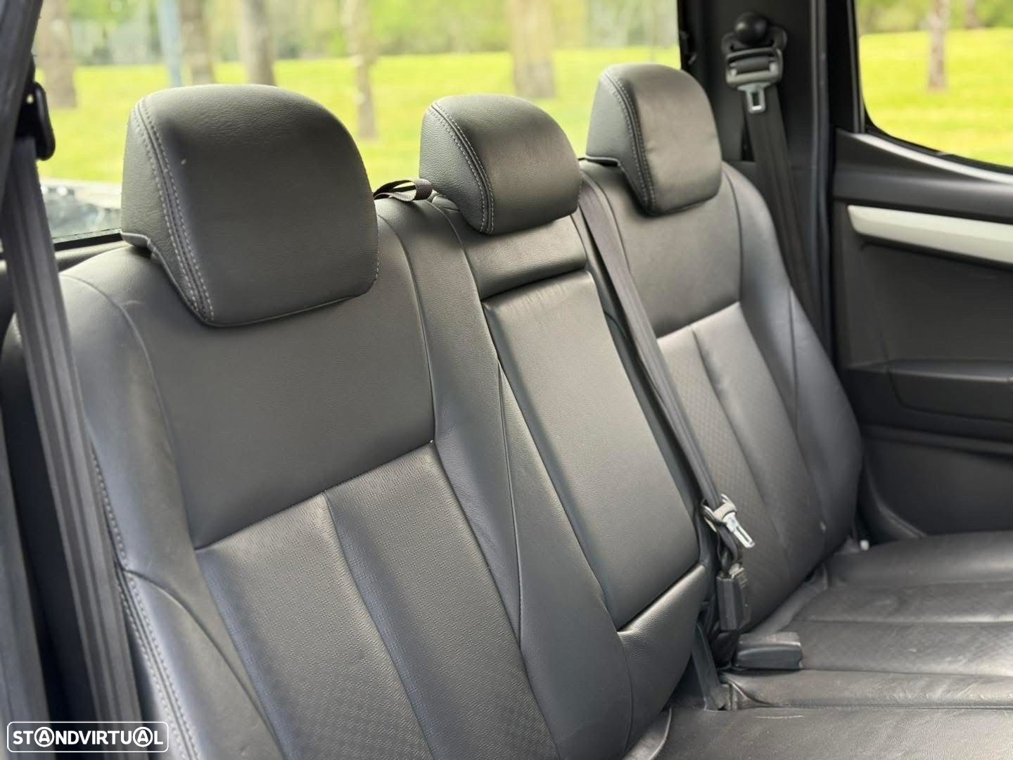 Isuzu D-Max 2.5 DTi CD 4WD LS - 6