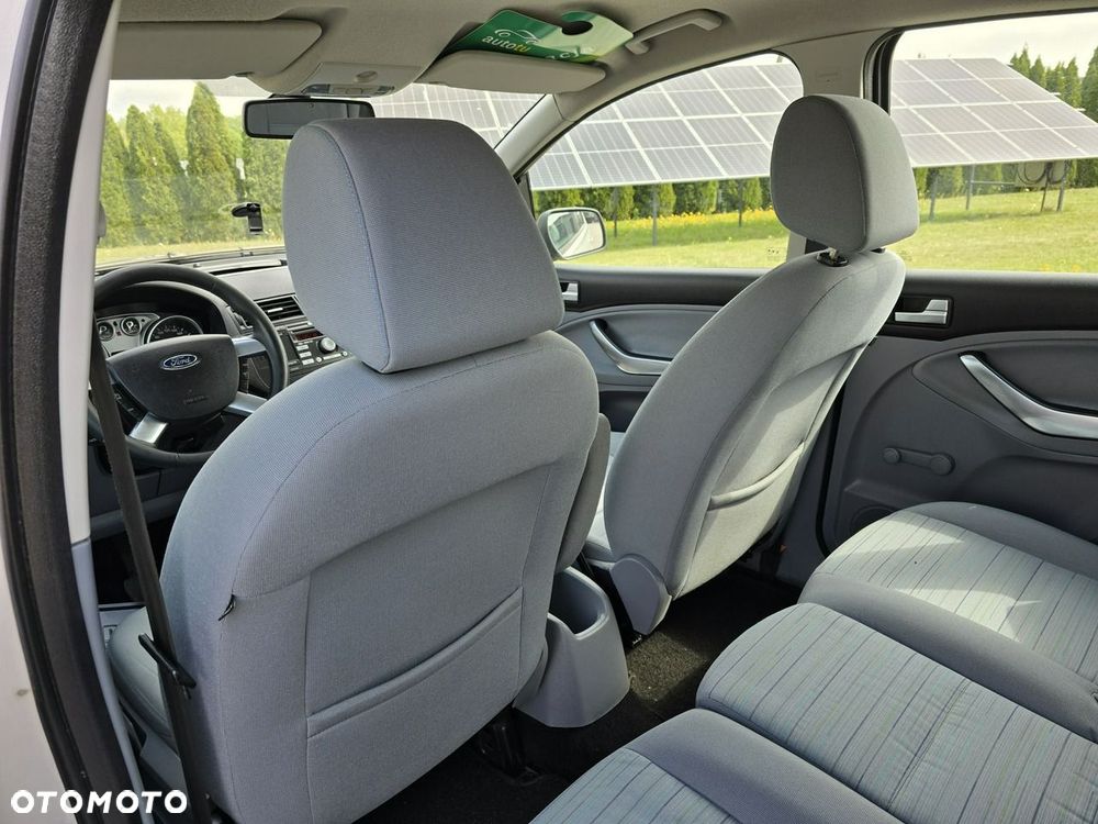 Ford C-MAX - 24