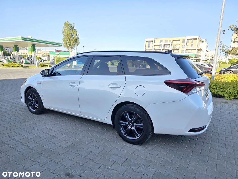 Toyota Auris Hybrid 135 Prestige - 14