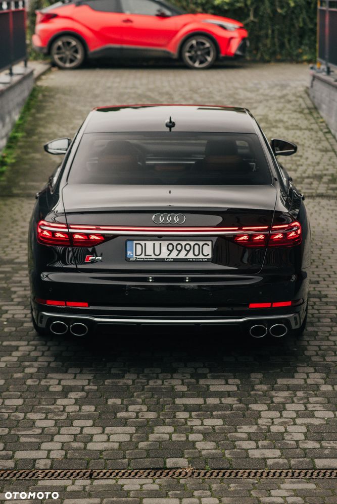 Audi S8 - 9
