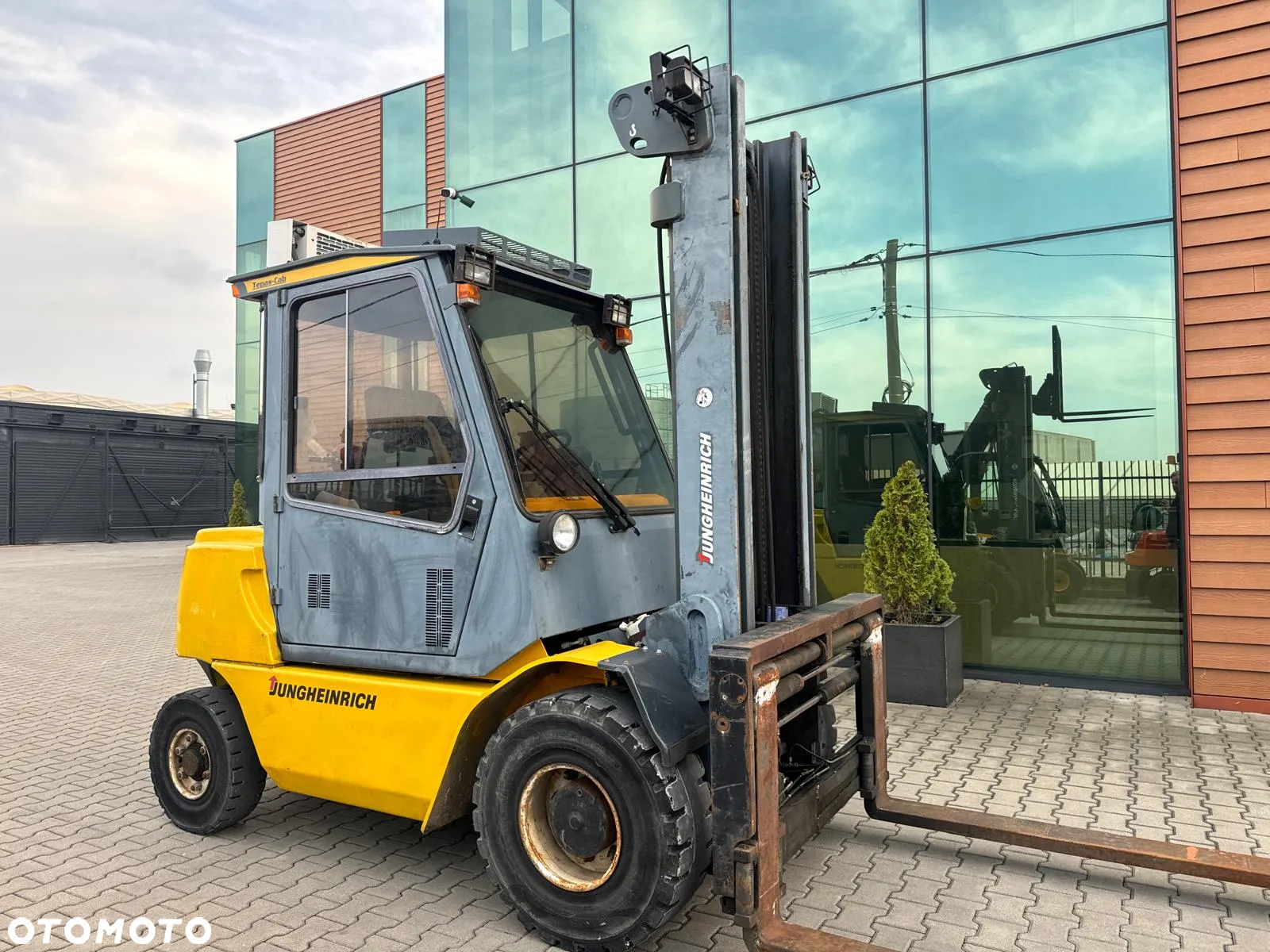 Jungheinrich DFG45/Diesel / Pozycjoner + przesuw / Klimatyzacja / Kabina pełna - 3