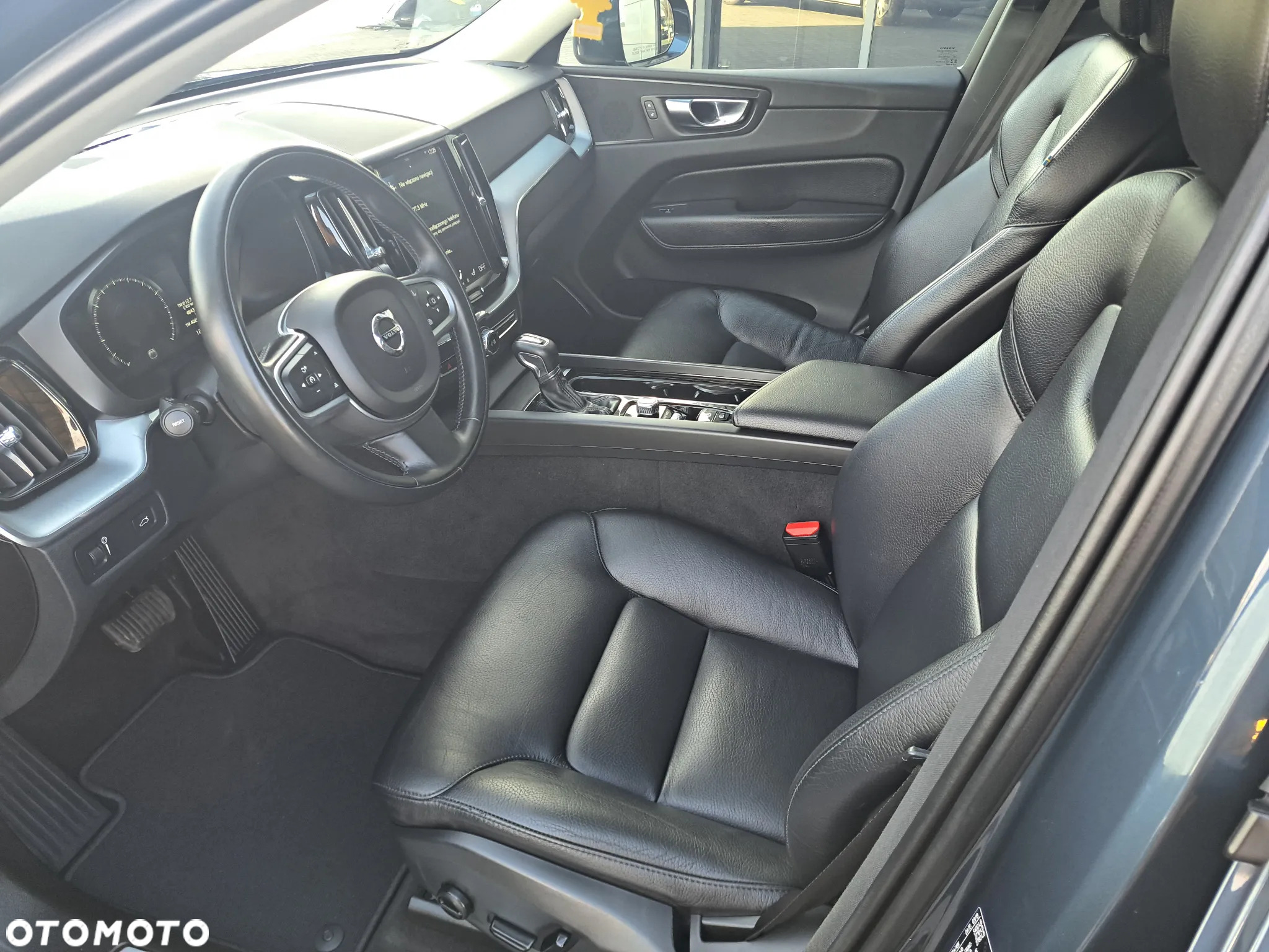 Volvo XC 60 T6 AWD Geartronic Momentum - 12