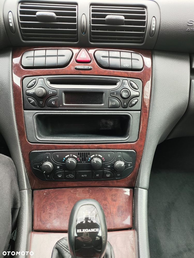 Mercedes-Benz Klasa C 220 CDI Elegance - 15