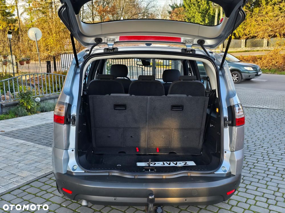 Ford S-Max 2.0 Titanium - 17