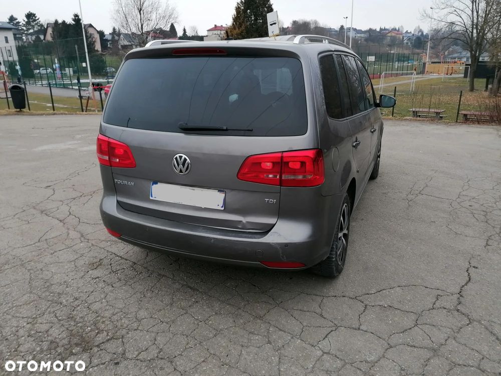 Volkswagen Touran - 5