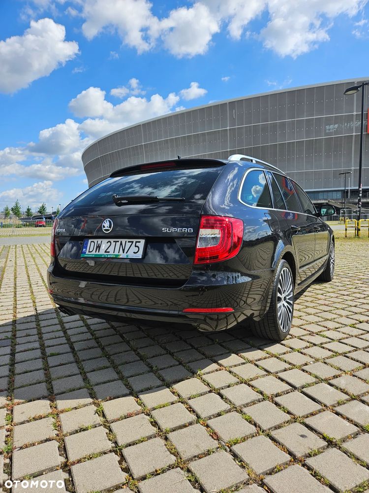 Skoda Superb 2.0 TDI L&K DSG - 2
