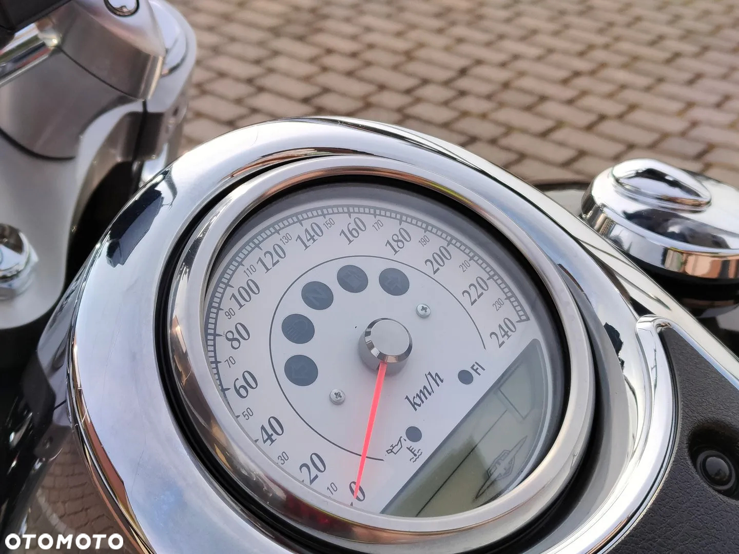 Suzuki Intruder - 18