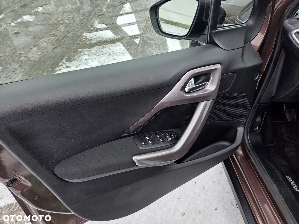 Peugeot 2008 PureTech 82 Access - 12