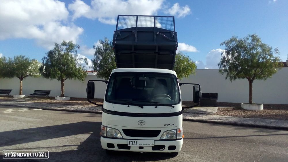 Toyota Dyna 35.33 Basculante - 3
