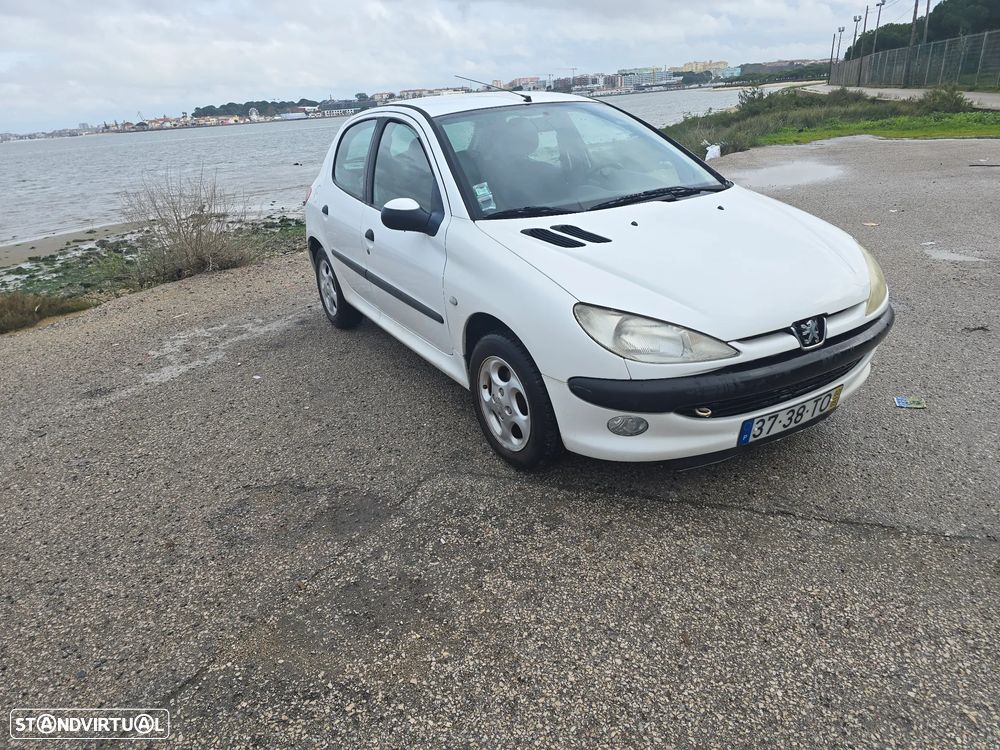 Peugeot 206 1.1 Color Line - 3
