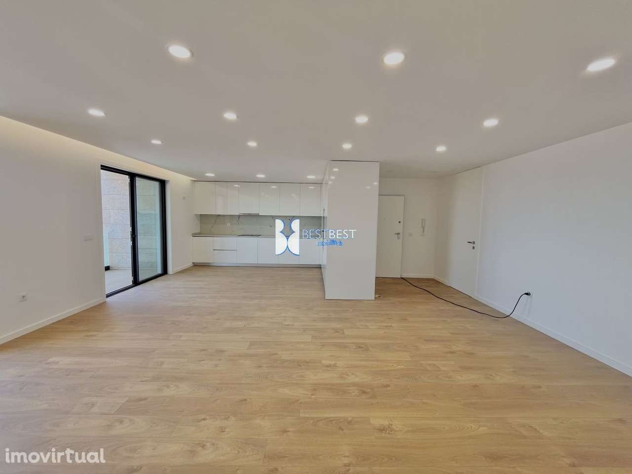 AIRO, BARCELOS – T3 NOVO COM DESIGN MODERNO E EQUIPADO AO DETALHE - Grande imagem: 2/28