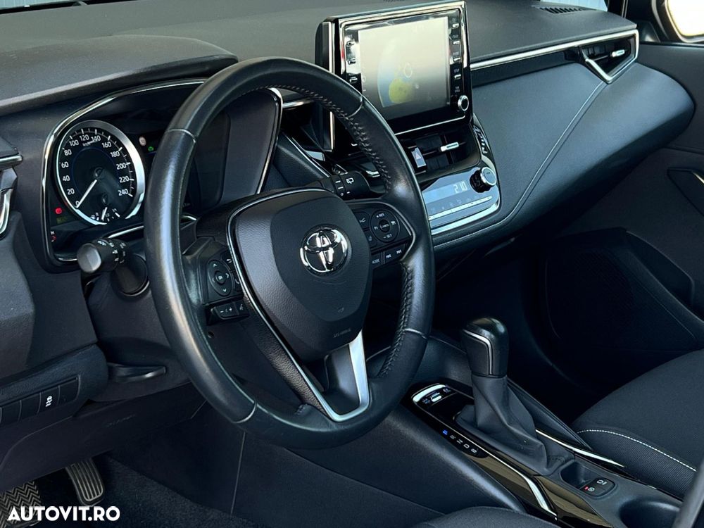 Toyota Corolla - 13