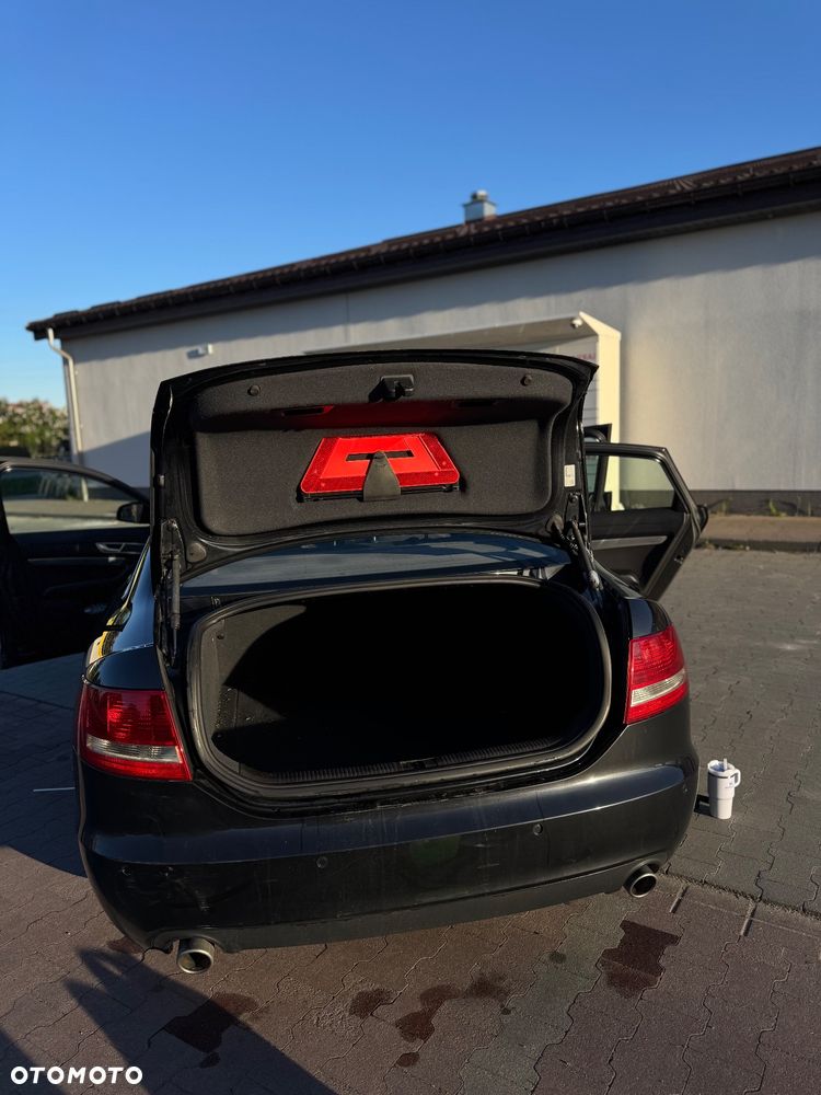 Audi A6 Limousine 2.4 - 8