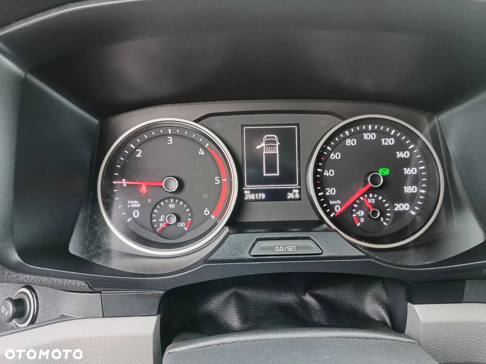 Volkswagen Crafter KONTENER+ winda ZEPRO (750kg) 2.0 diesel 177kM automat 2017 rok - 6