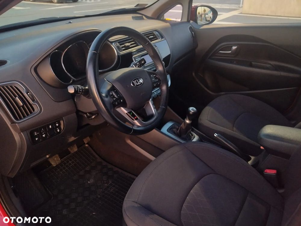 Kia Rio - 4