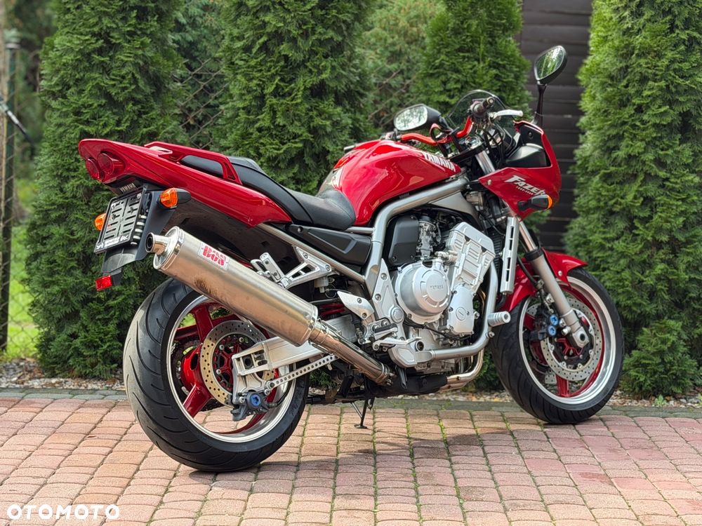 Yamaha FZS - 4