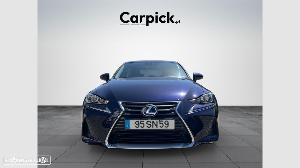 Lexus IS 300H - 8