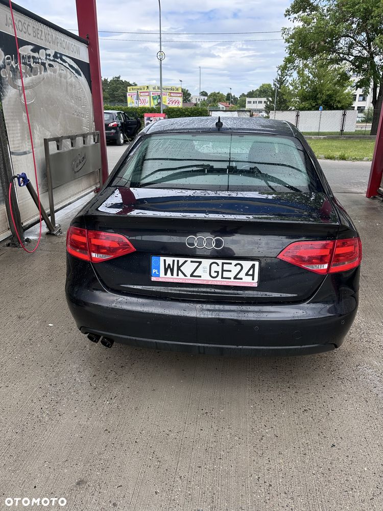Audi A4 Limousine - 6