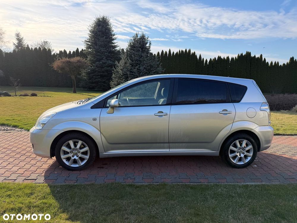 Toyota Corolla Verso - 14