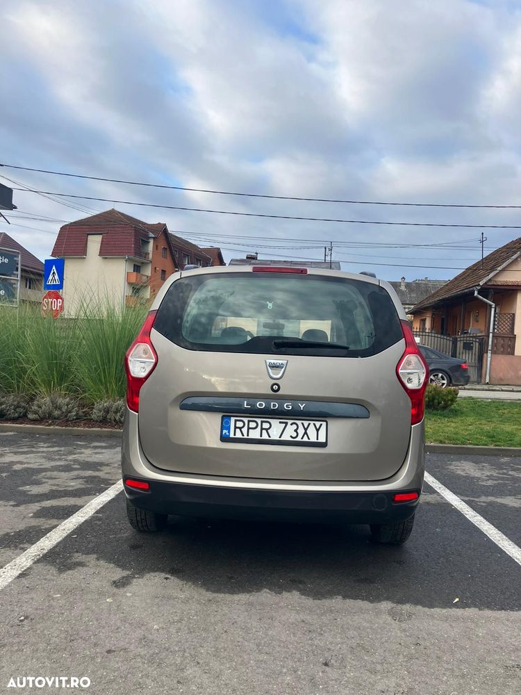 Dacia Lodgy SCe 100 Celebration - 12