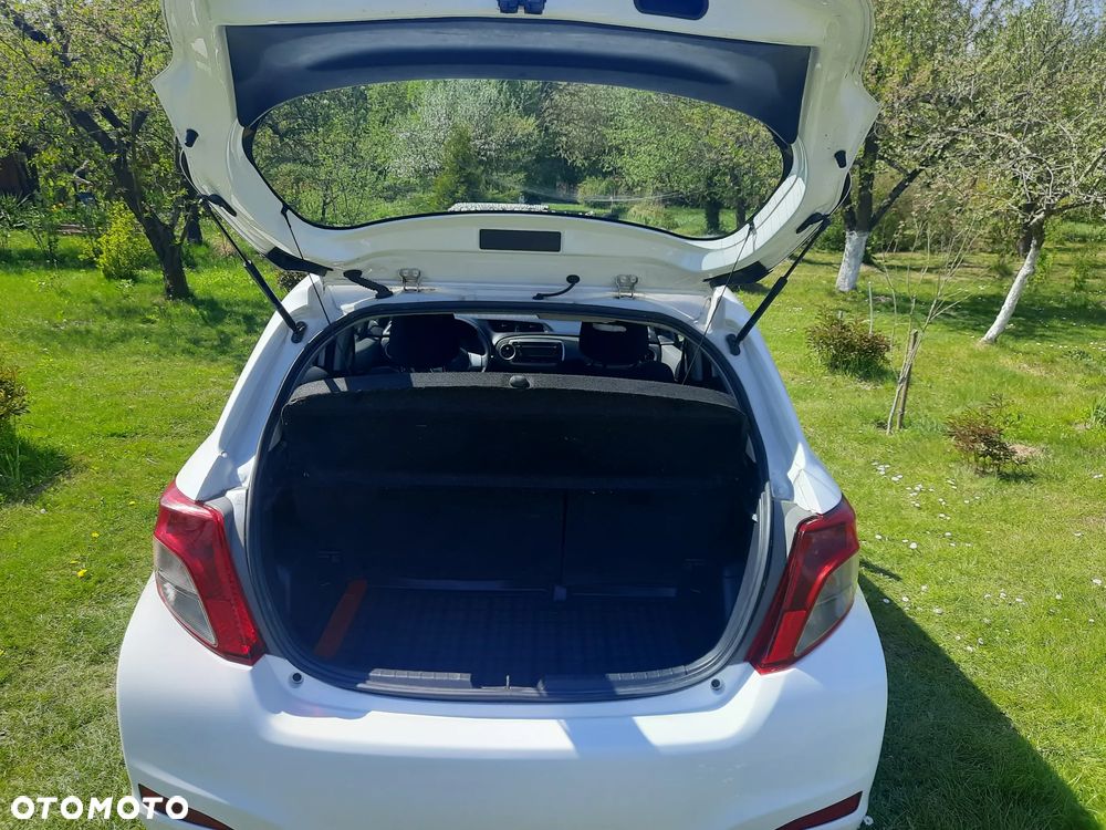 Toyota Yaris - 11