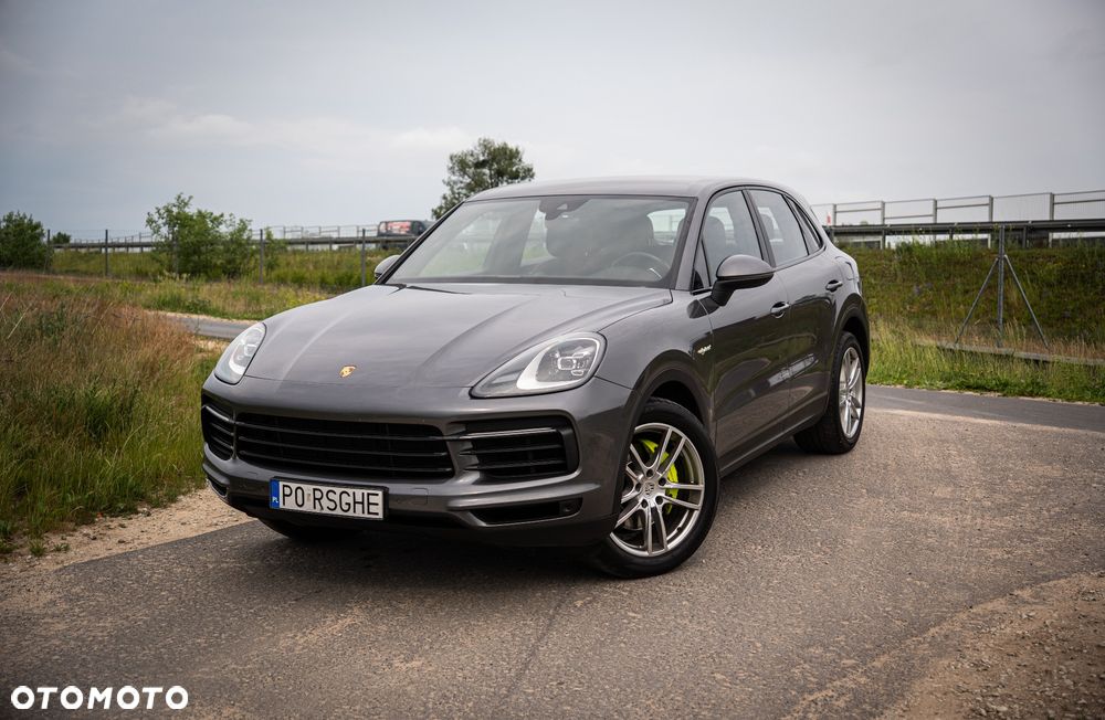 Porsche Cayenne - 1