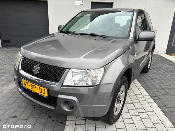 Suzuki Grand Vitara 1.6 Black&White