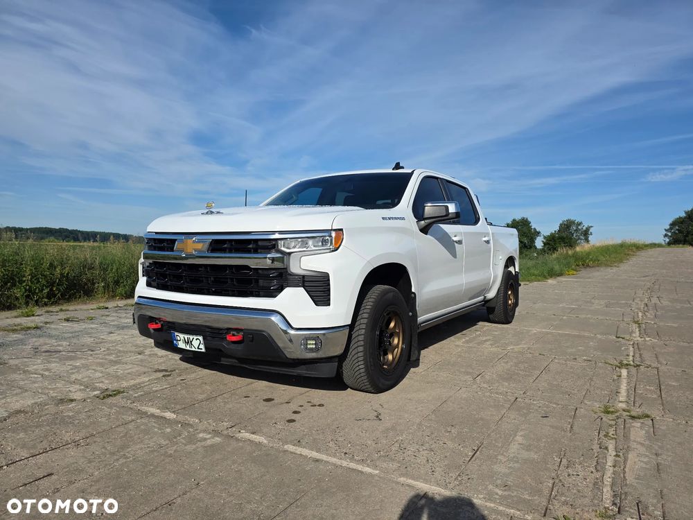Chevrolet Silverado - 4