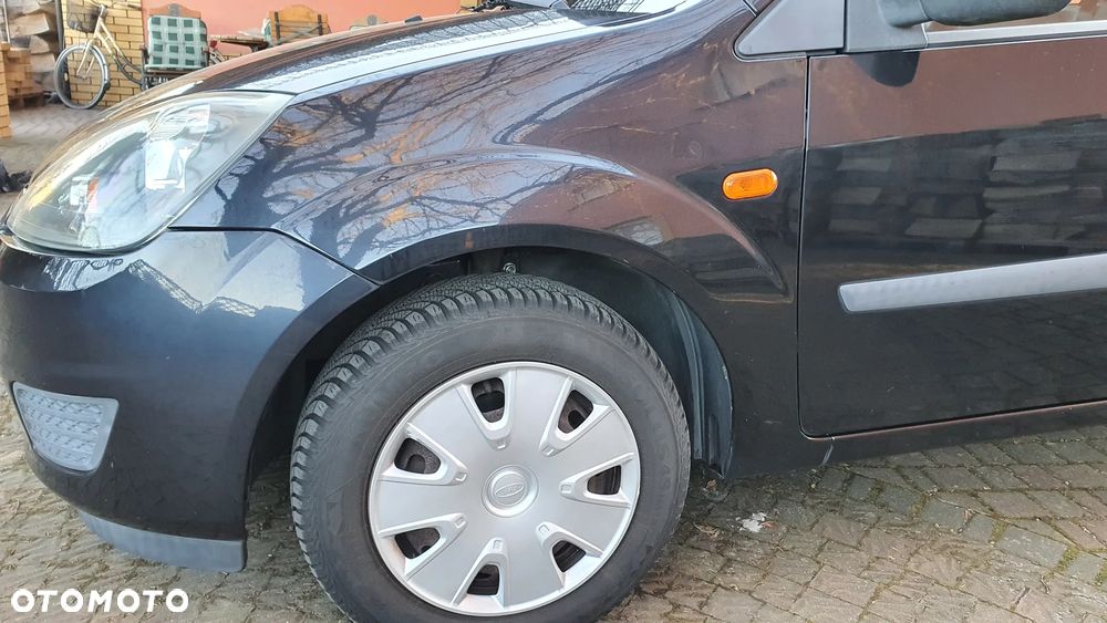 Ford Fiesta 1.3 Ambiente - 16