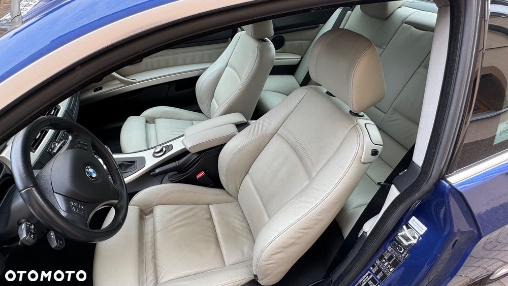 BMW Seria 3 335i Coupe - 9