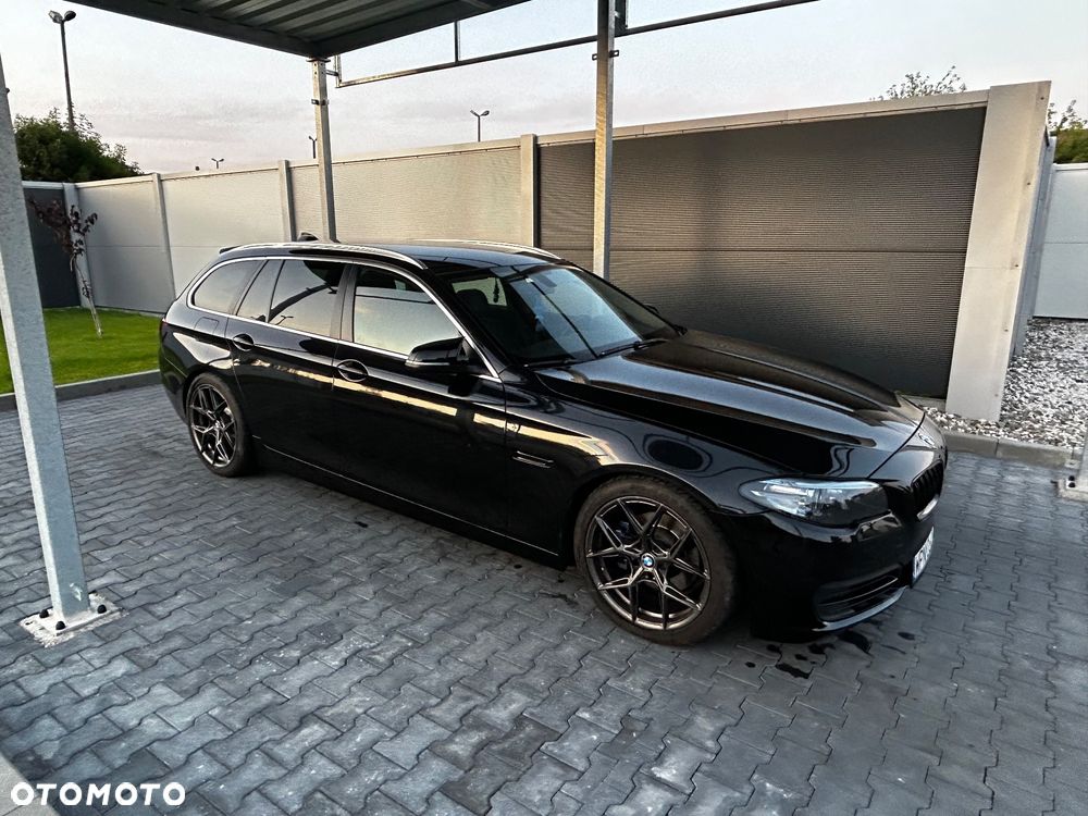 BMW Seria 5 520d xDrive - 12