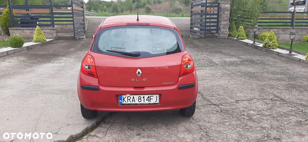 Renault Clio - 26